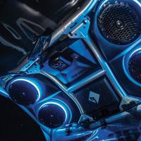 Strecha s audio systémom (Maverick)